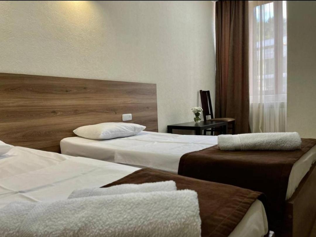 Merien Hotel Yerevan Bagian luar foto