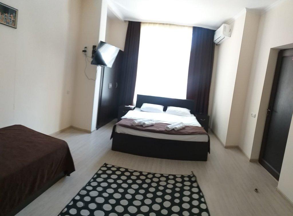 Merien Hotel Yerevan Bagian luar foto