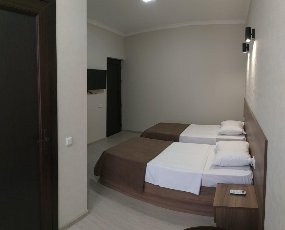 Merien Hotel Yerevan Bagian luar foto