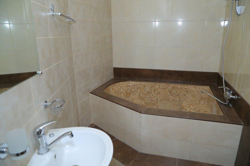 Merien Hotel Yerevan Bagian luar foto