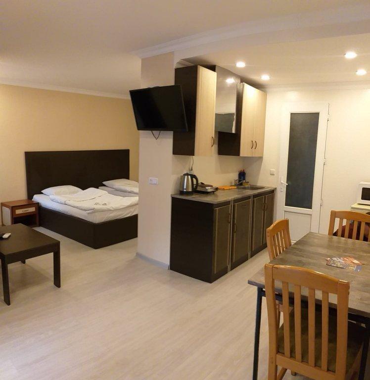 Merien Hotel Yerevan Bagian luar foto
